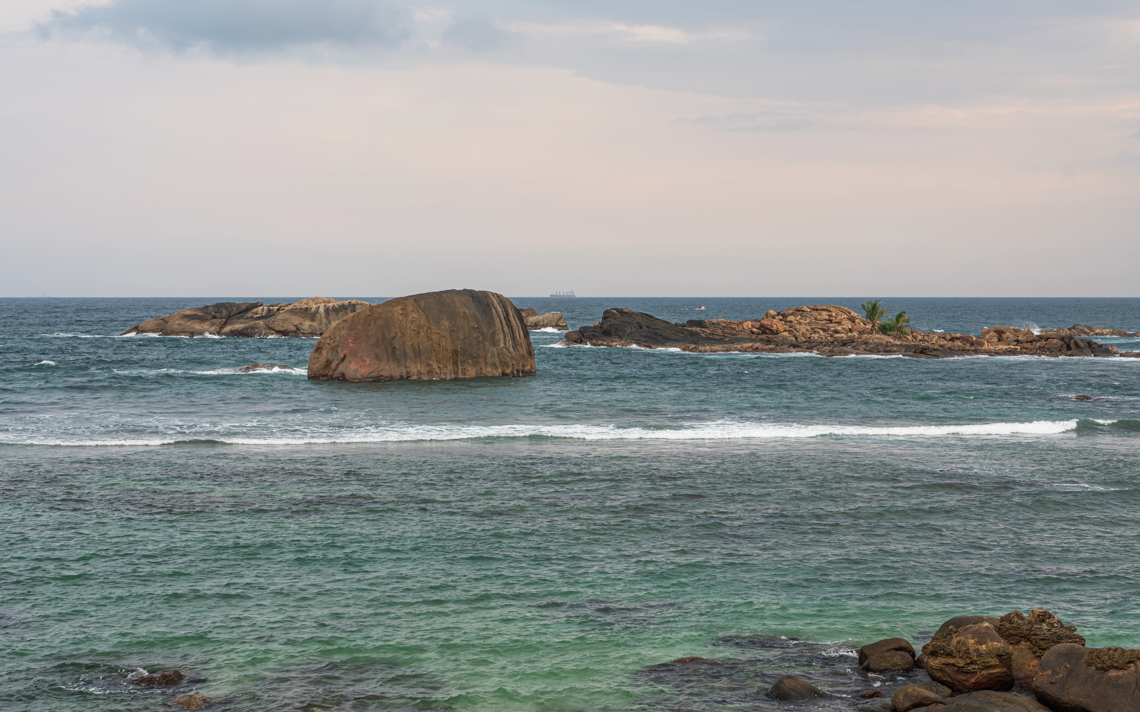Galle Fort coastline and ocean views in Sri Lanka