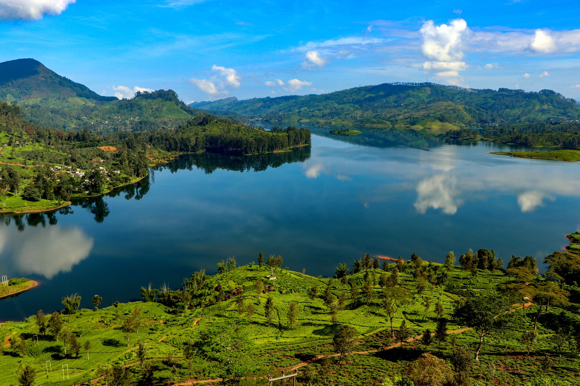 Nuwara Eliya lake and tea country landscape